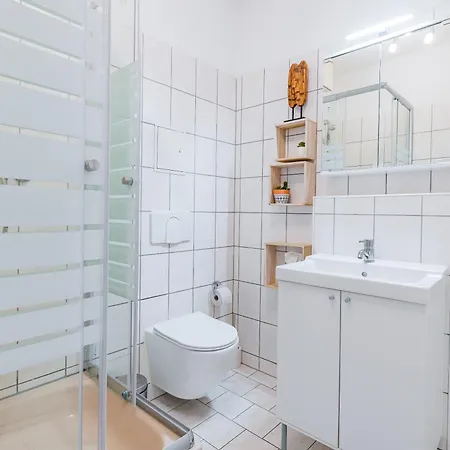 Moderne Eg-wohnung In Sudenburg Mit Parkplatz, Anbindung شقة *